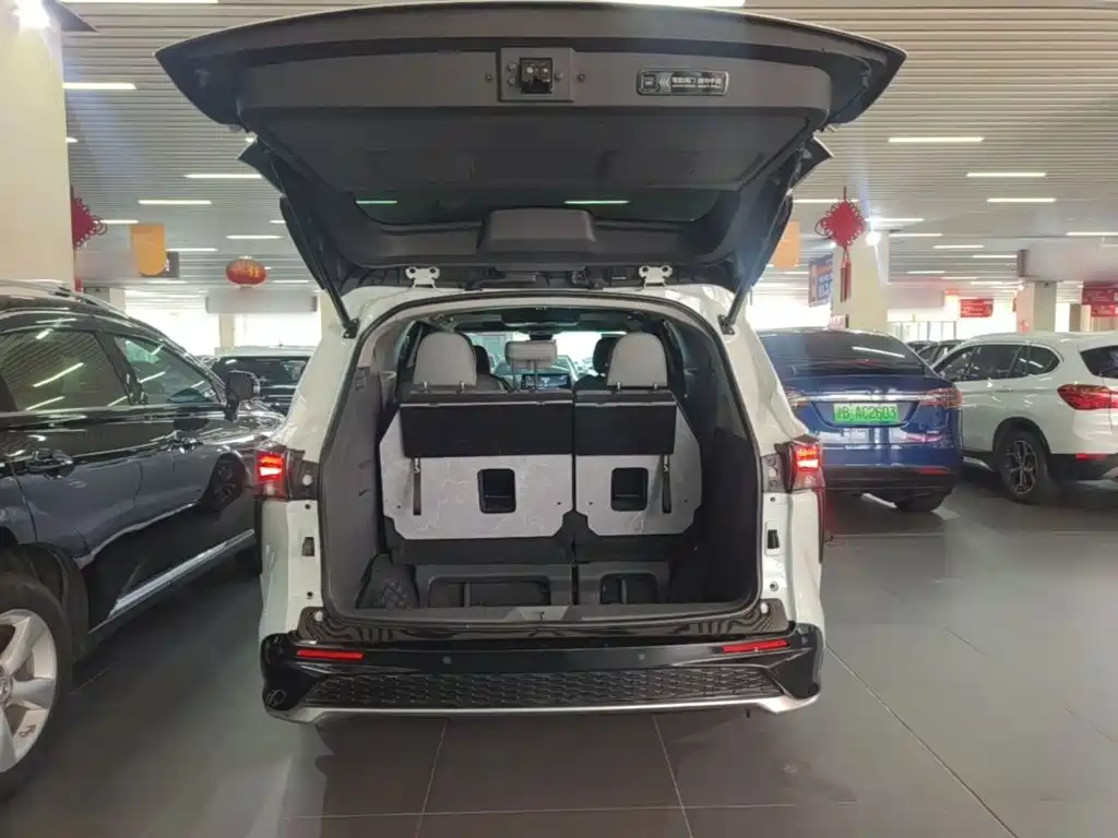 Toyota Granvia — миниатюра 19