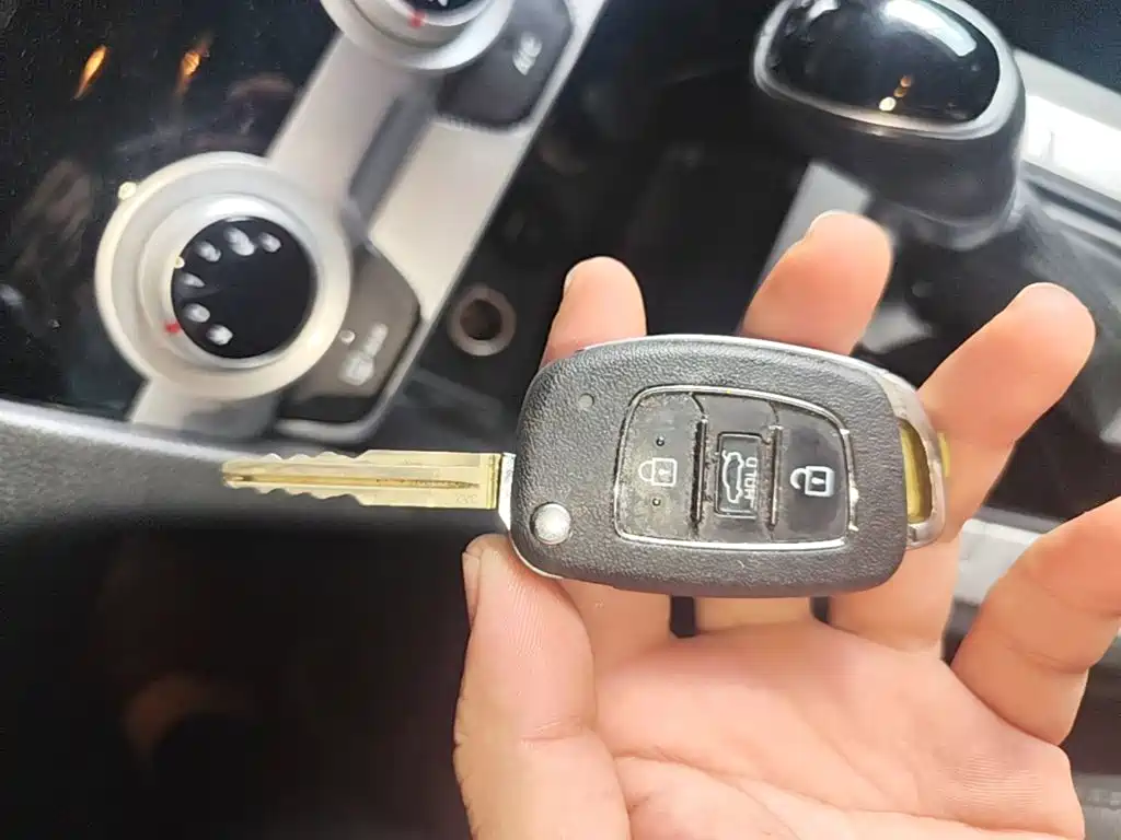 Hyundai Elantra — миниатюра 9
