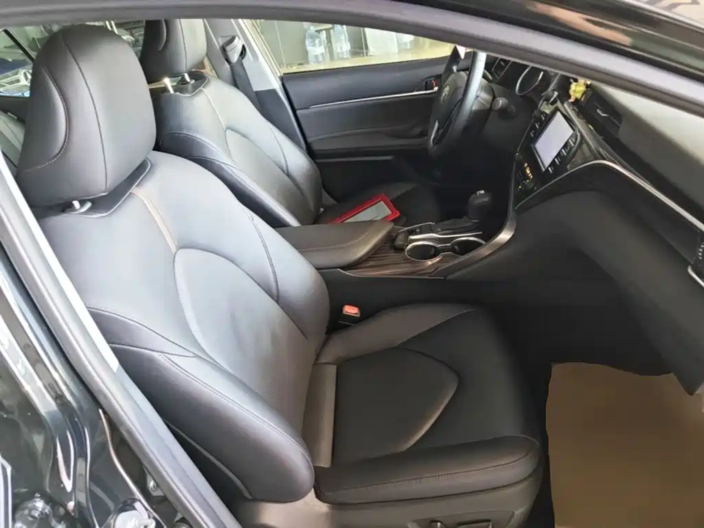 Toyota Camry — миниатюра 25
