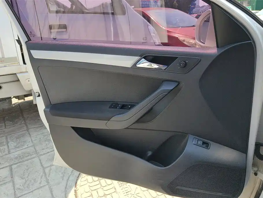 Volkswagen Jetta 2015 1.6L AT Comfort