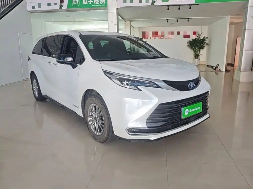Toyota Sienna — миниатюра 4