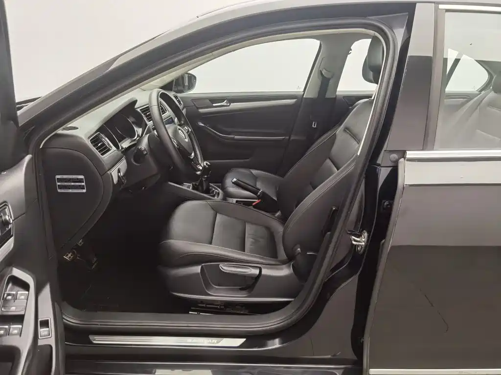 Volkswagen Sagitar — миниатюра 10