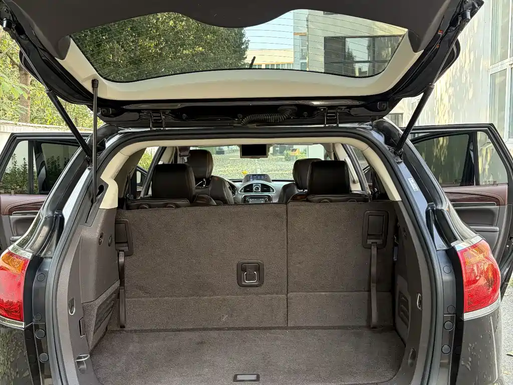 Buick Enclave — миниатюра 17
