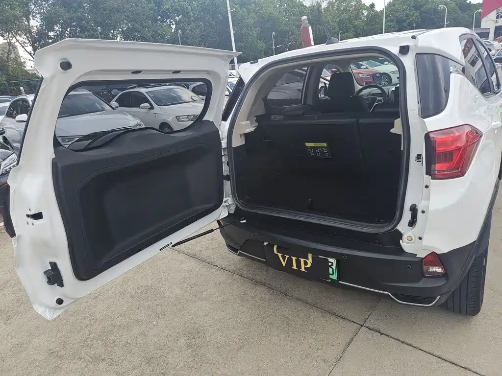 BYD Yuan EV — миниатюра 12