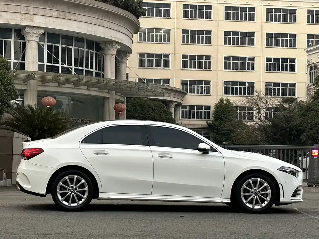 Mercedes-Benz A-Class — миниатюра 8