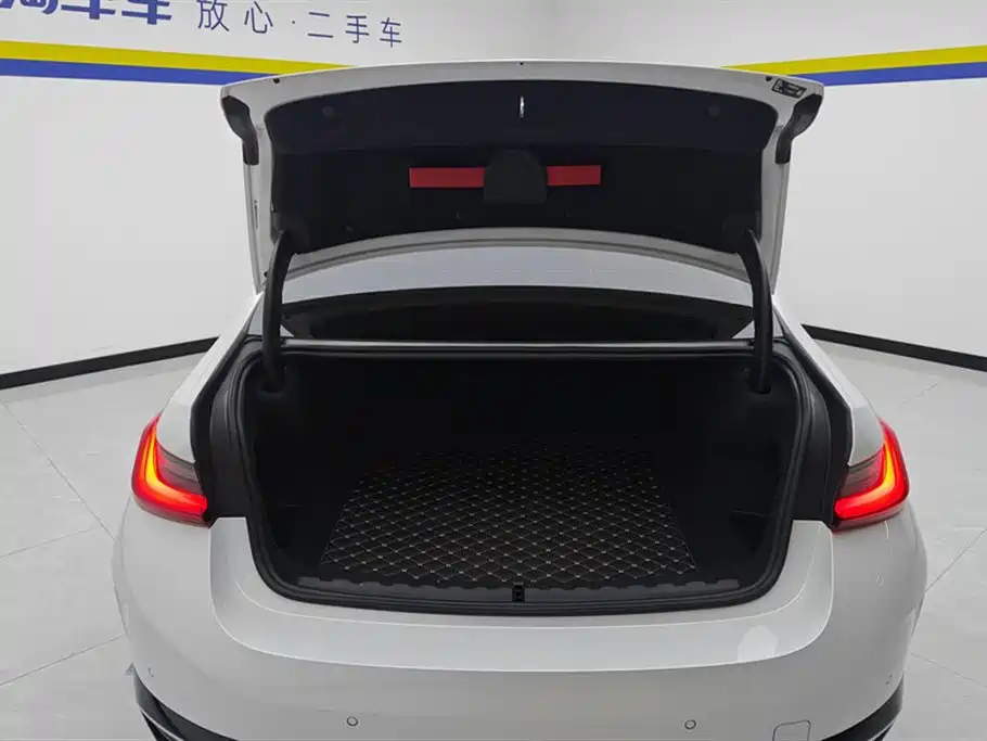 BMW i3 2024 eDrive 35 L