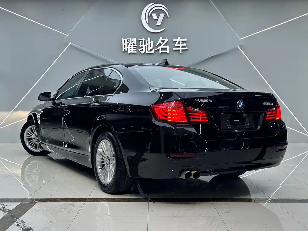 BMW 5 Series — миниатюра 4