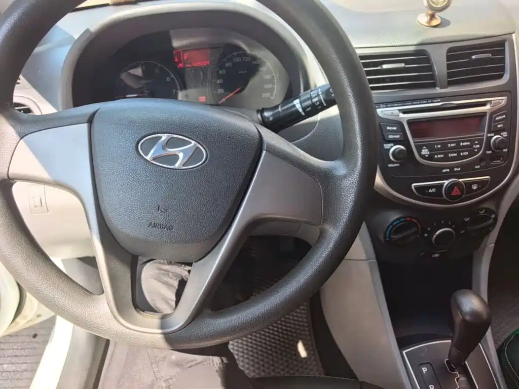 Hyundai Verna — миниатюра 10