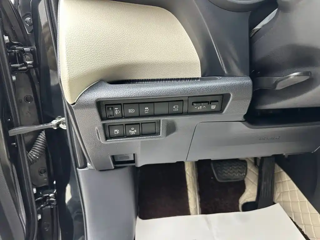 Toyota Sienna — миниатюра 4