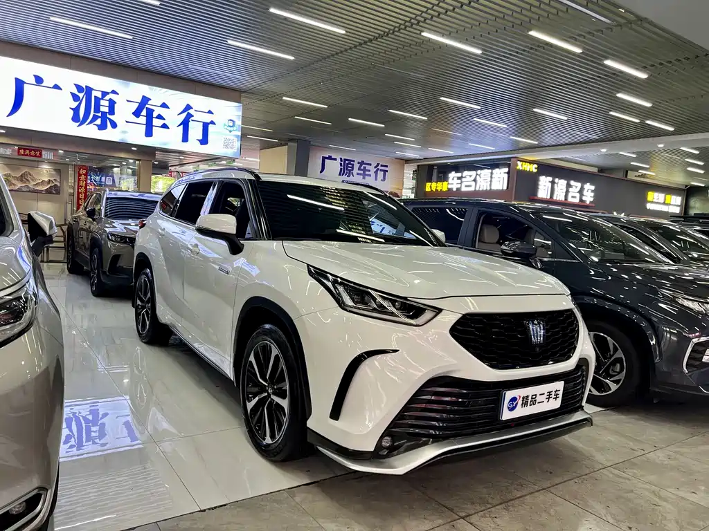 Toyota Crown Kluger — миниатюра 3