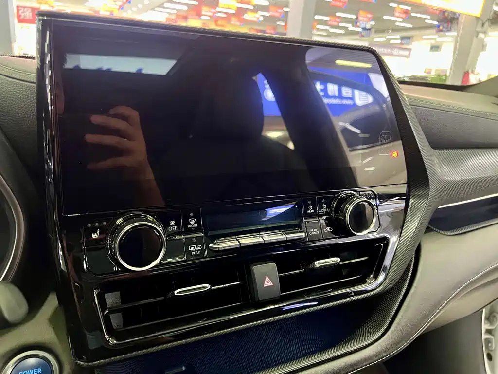Toyota Crown Kluger — миниатюра 14