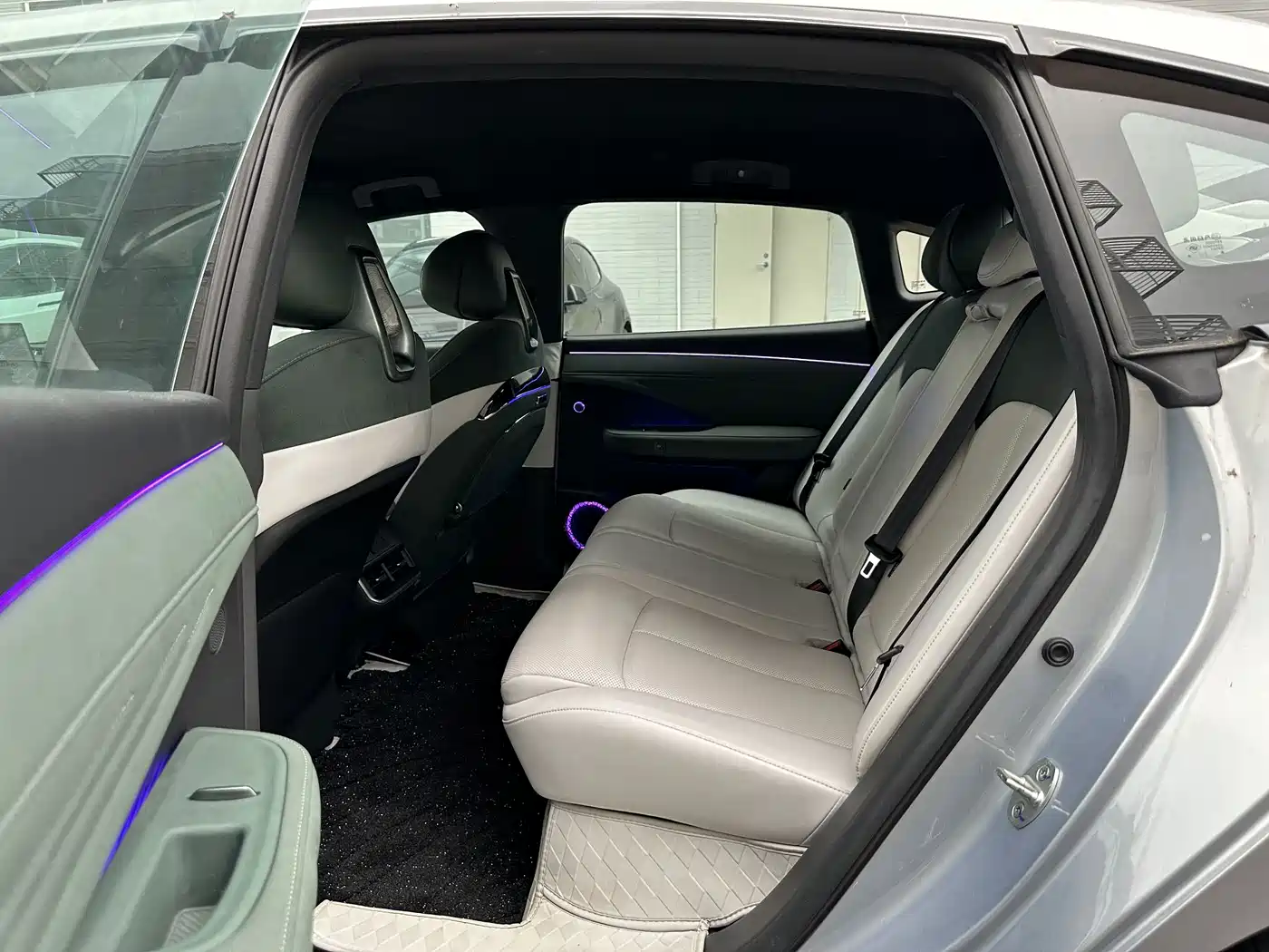 Nissan N7 2025 Silver/gray из Китая