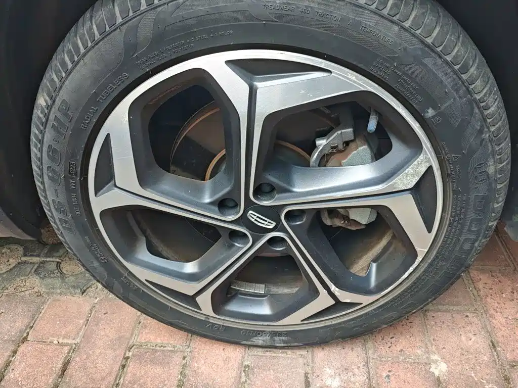 Geely Xingyue L — миниатюра 24