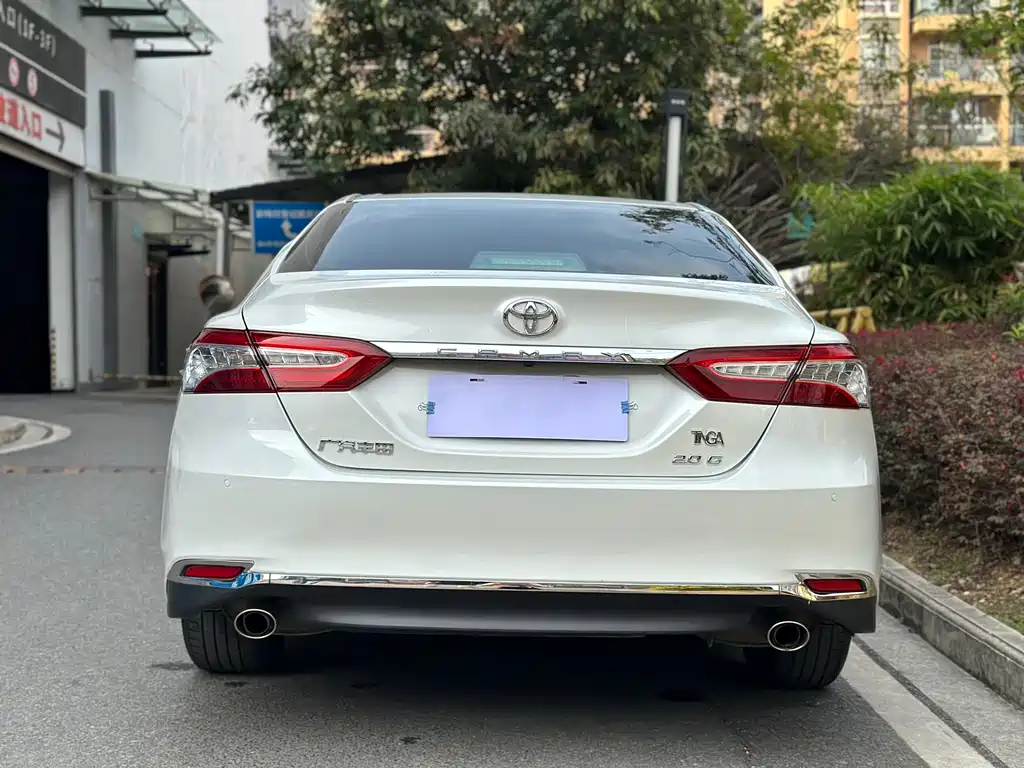 TOYOTA CAMRY