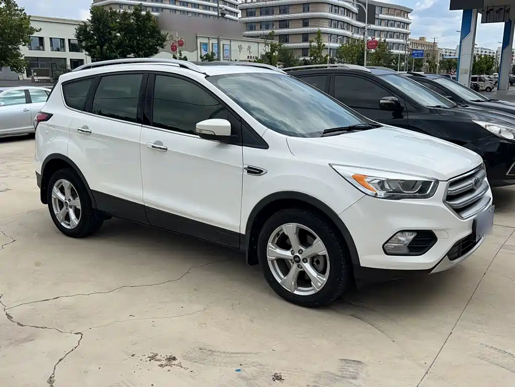 Ford Kuga — миниатюра 23
