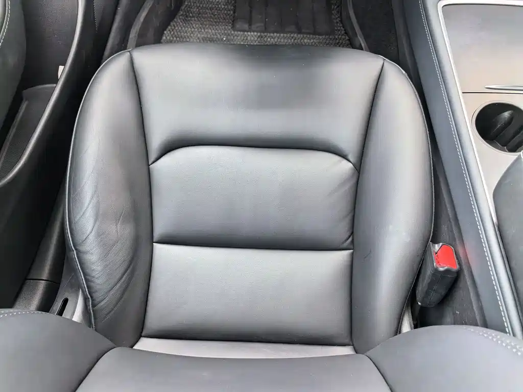 Tesla Model 3 — миниатюра 11
