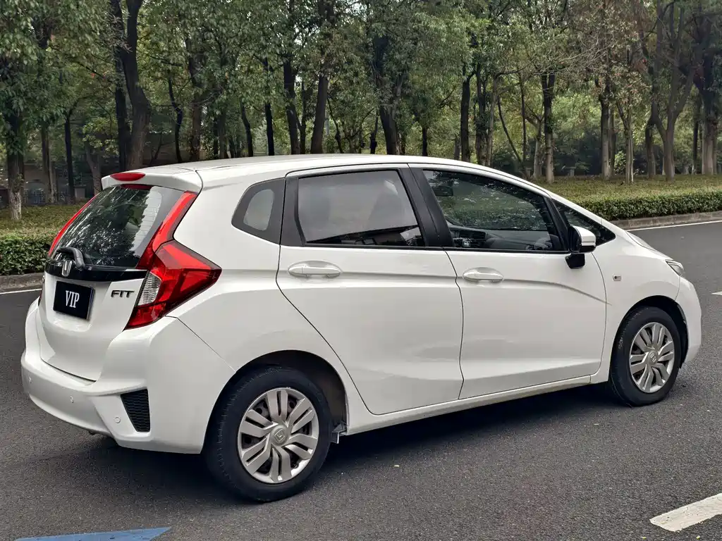 Honda Fit — миниатюра 7