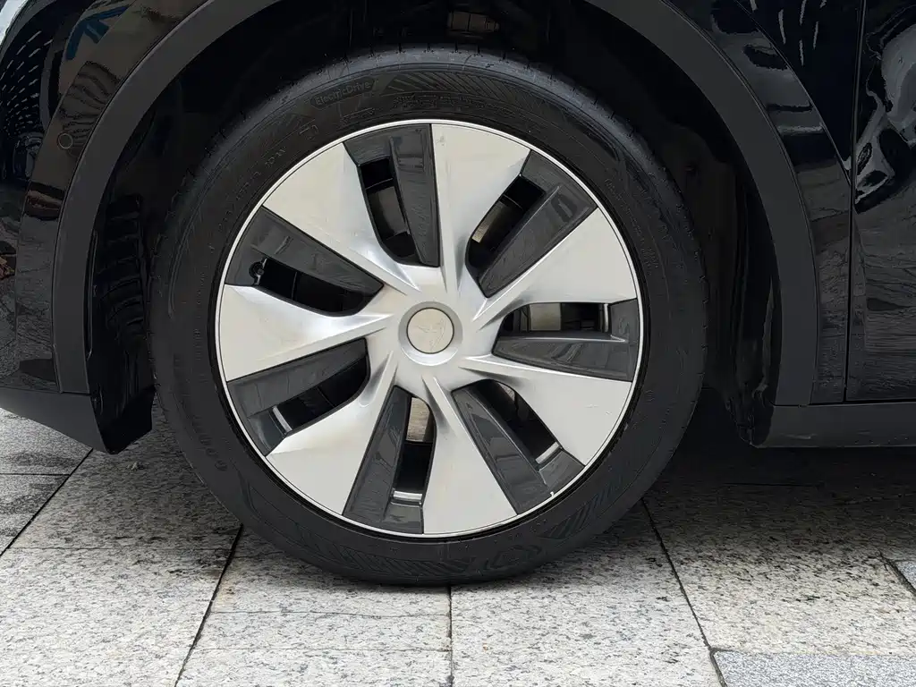 Tesla Model Y — фотографии объявления, Фото 19