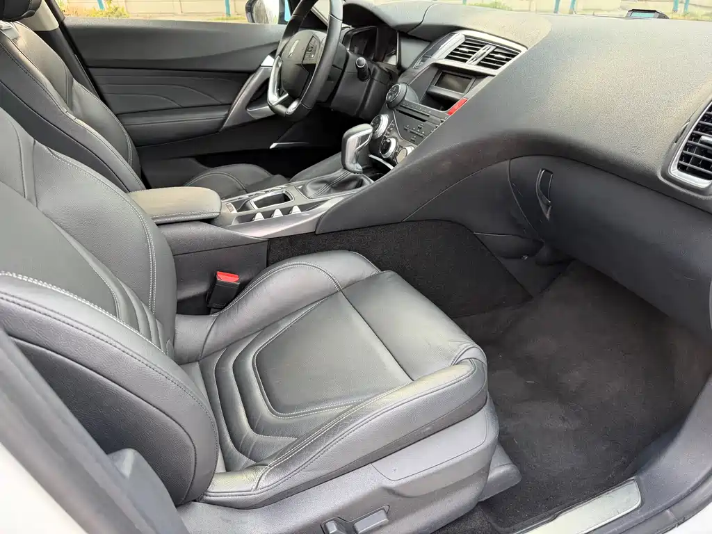 DS 5 1.6T Refined Edition THP160, фото 14