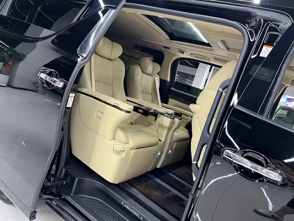 Toyota Vellfire — миниатюра 13
