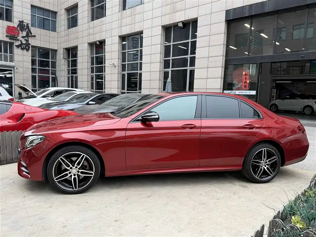 MERCEDES-BENZ E CLASS