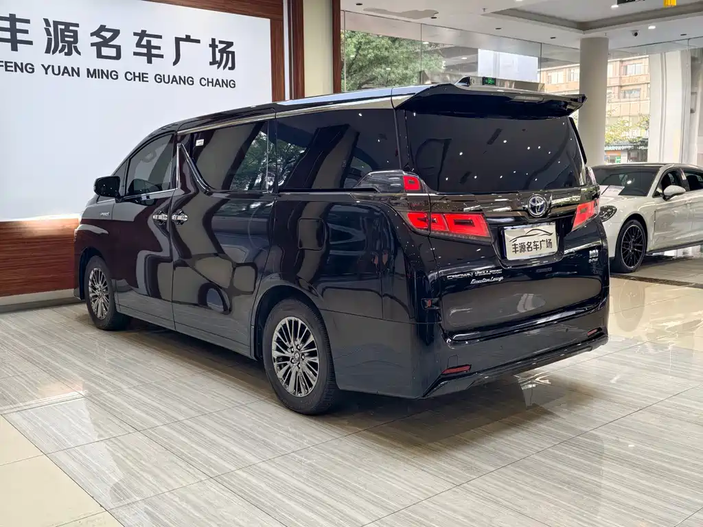 Toyota Vellfire — миниатюра 29