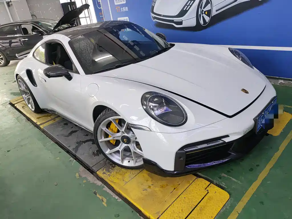 Porsche 911 2022 Turbo S 3.7T