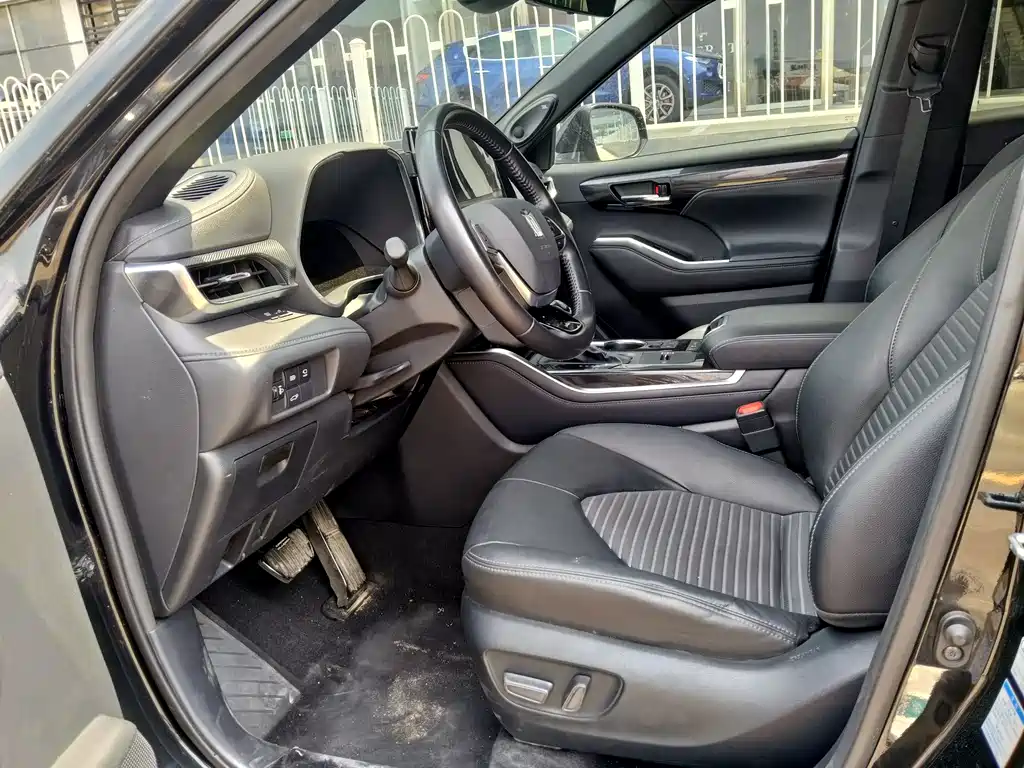 Toyota Crown Kluger — миниатюра 14