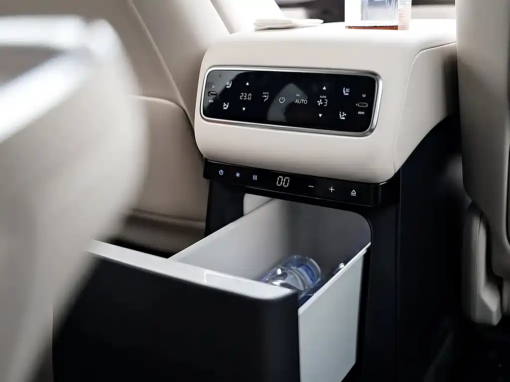 Li Auto Li MEGA — миниатюра 7