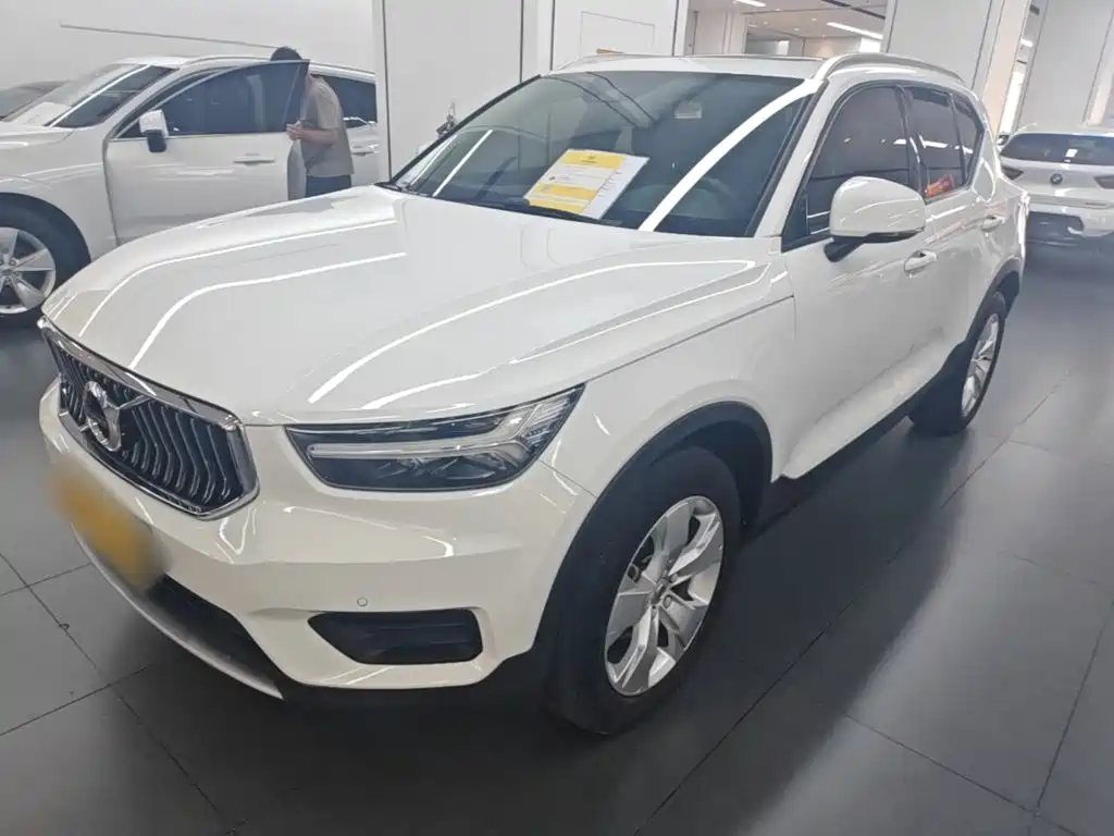 Volvo XC40 — миниатюра 2