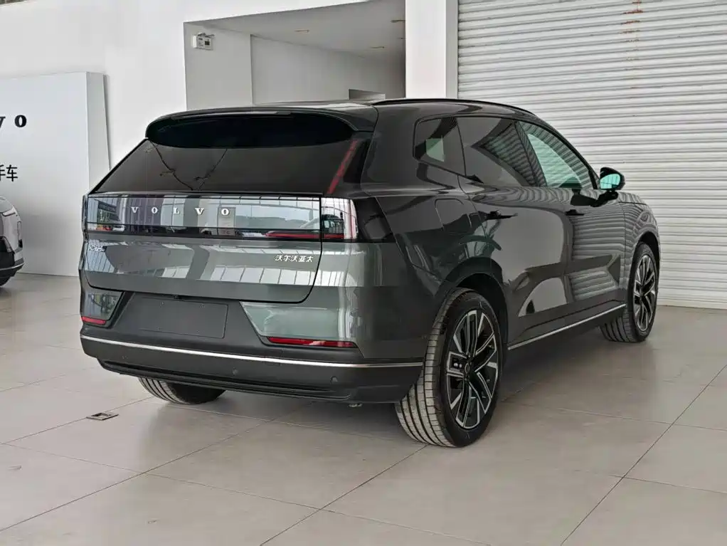 Volvo XC70 PHEV — миниатюра 15