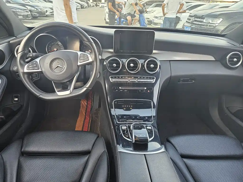 Mercedes-Benz C-Class — миниатюра 6
