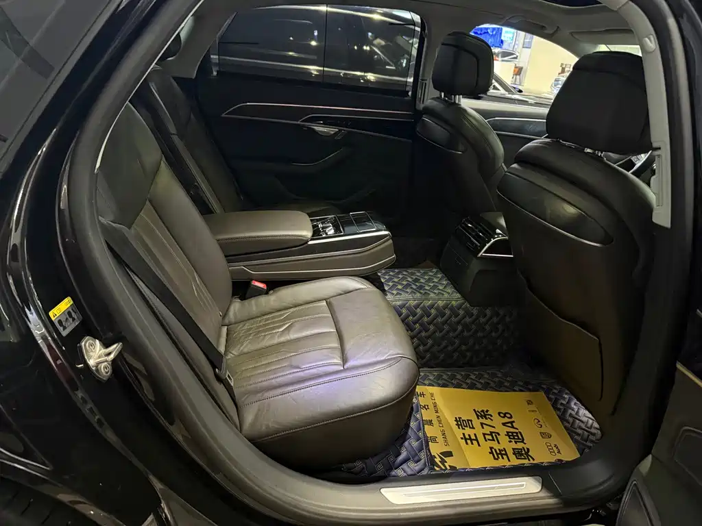 Audi A8 — миниатюра 5