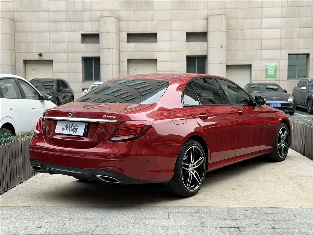 MERCEDES-BENZ E CLASS