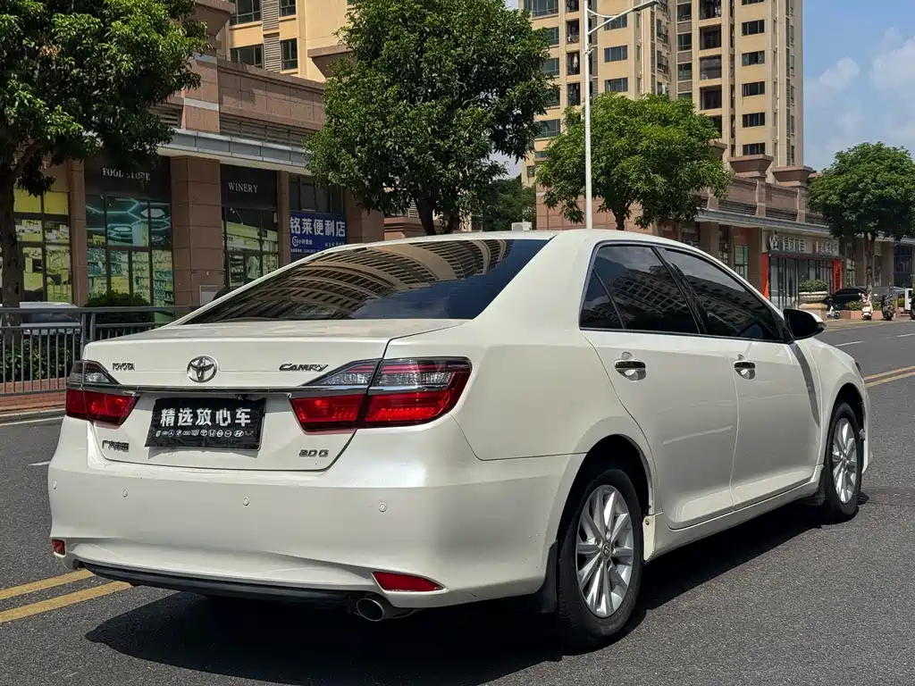 Toyota Camry — миниатюра 6