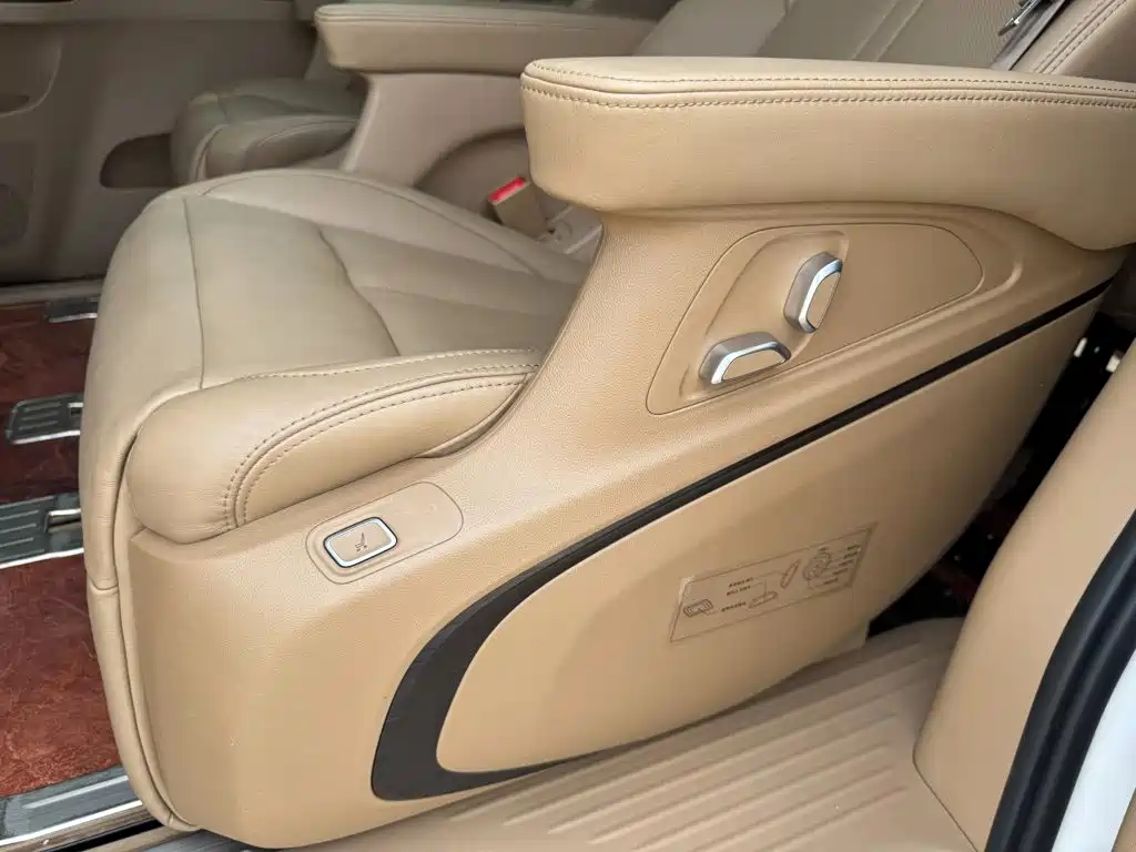 Buick GL8 — миниатюра 18