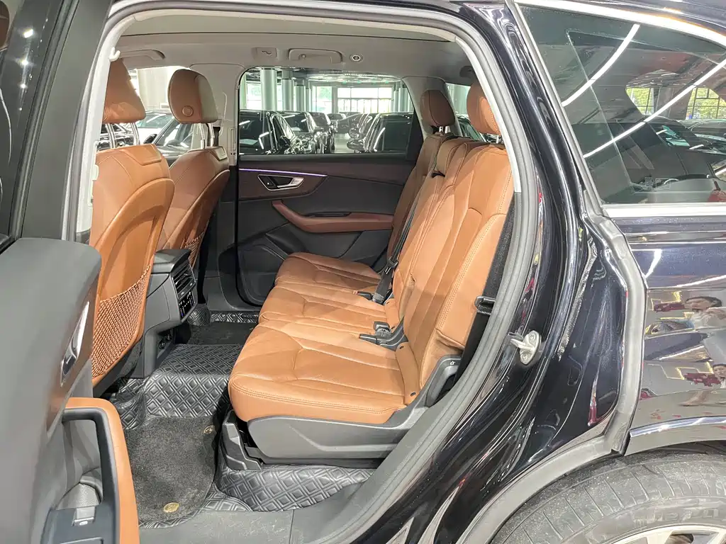 Audi Q7 — миниатюра 6