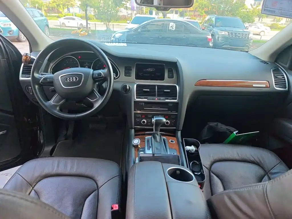 Audi Q7 — миниатюра 10