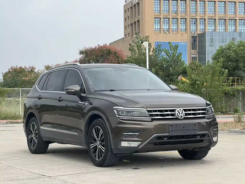 Volkswagen Tiguan L — миниатюра 6