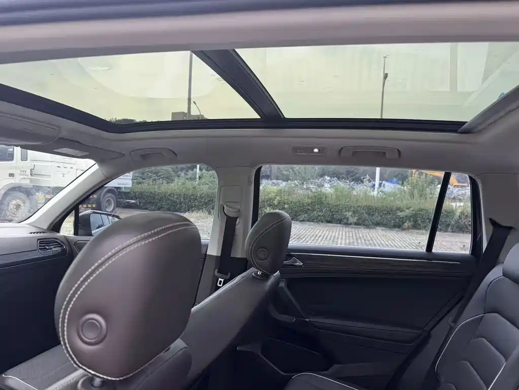 Volkswagen Tiguan L — миниатюра 19