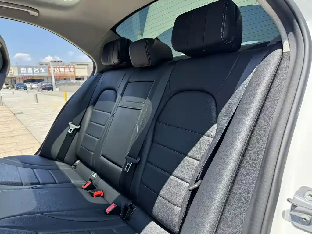 Mercedes-Benz C-Class — миниатюра 17