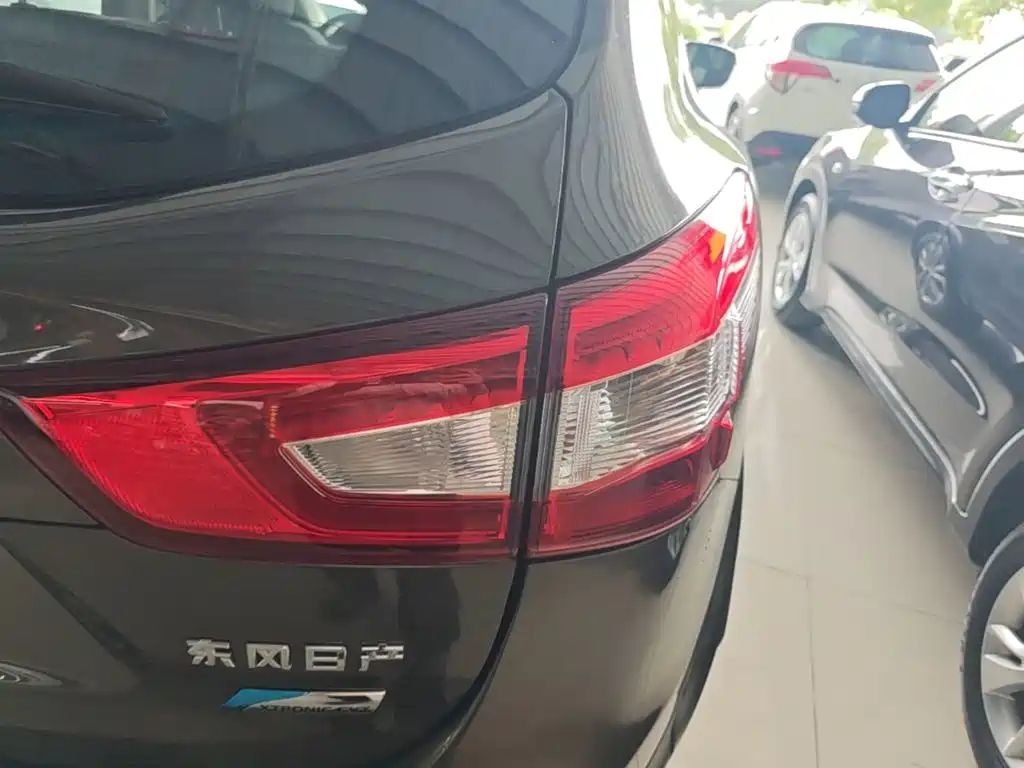 Nissan Qashqai — миниатюра 8