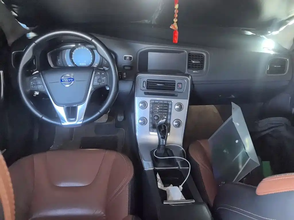 Volvo V60 — миниатюра 10