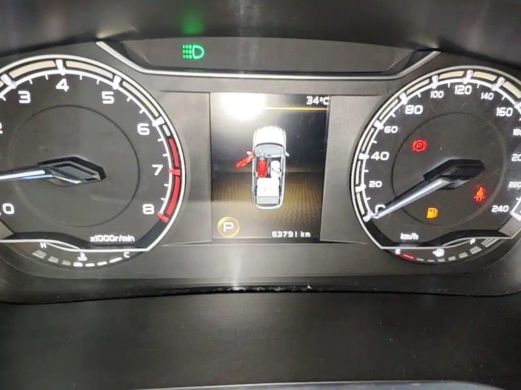 Geely Binyue - фото 12