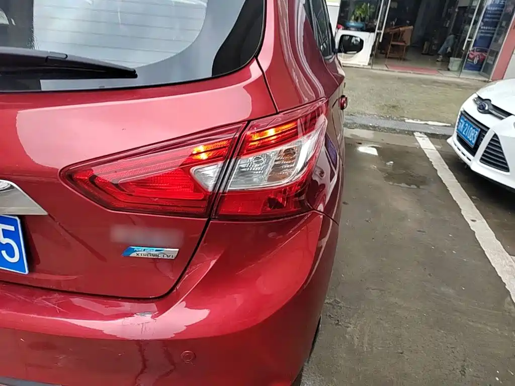 Nissan Tiida — миниатюра 8