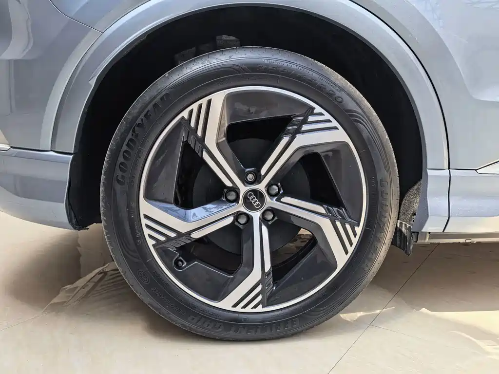Audi Q4 e-tron — миниатюра 9