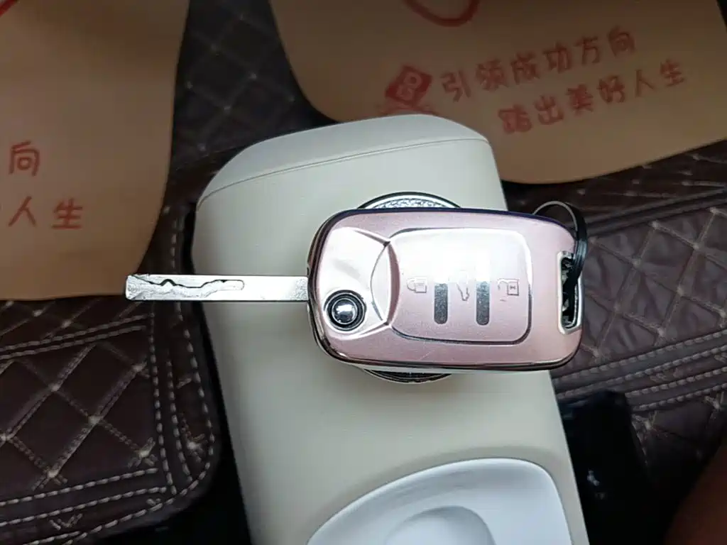Wuling MINIEV — миниатюра 9