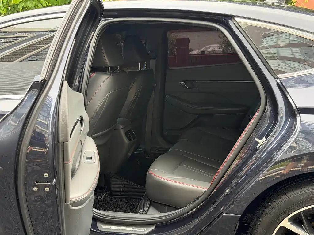 Hyundai Sonata — миниатюра 9