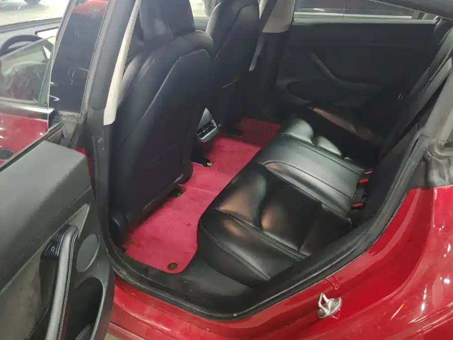 Tesla Model 3 — миниатюра 11