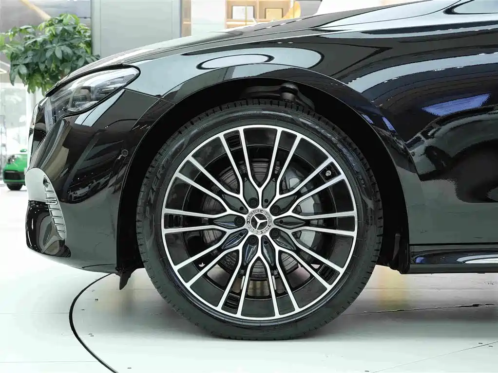 Mercedes-Benz E-Class — миниатюра 20